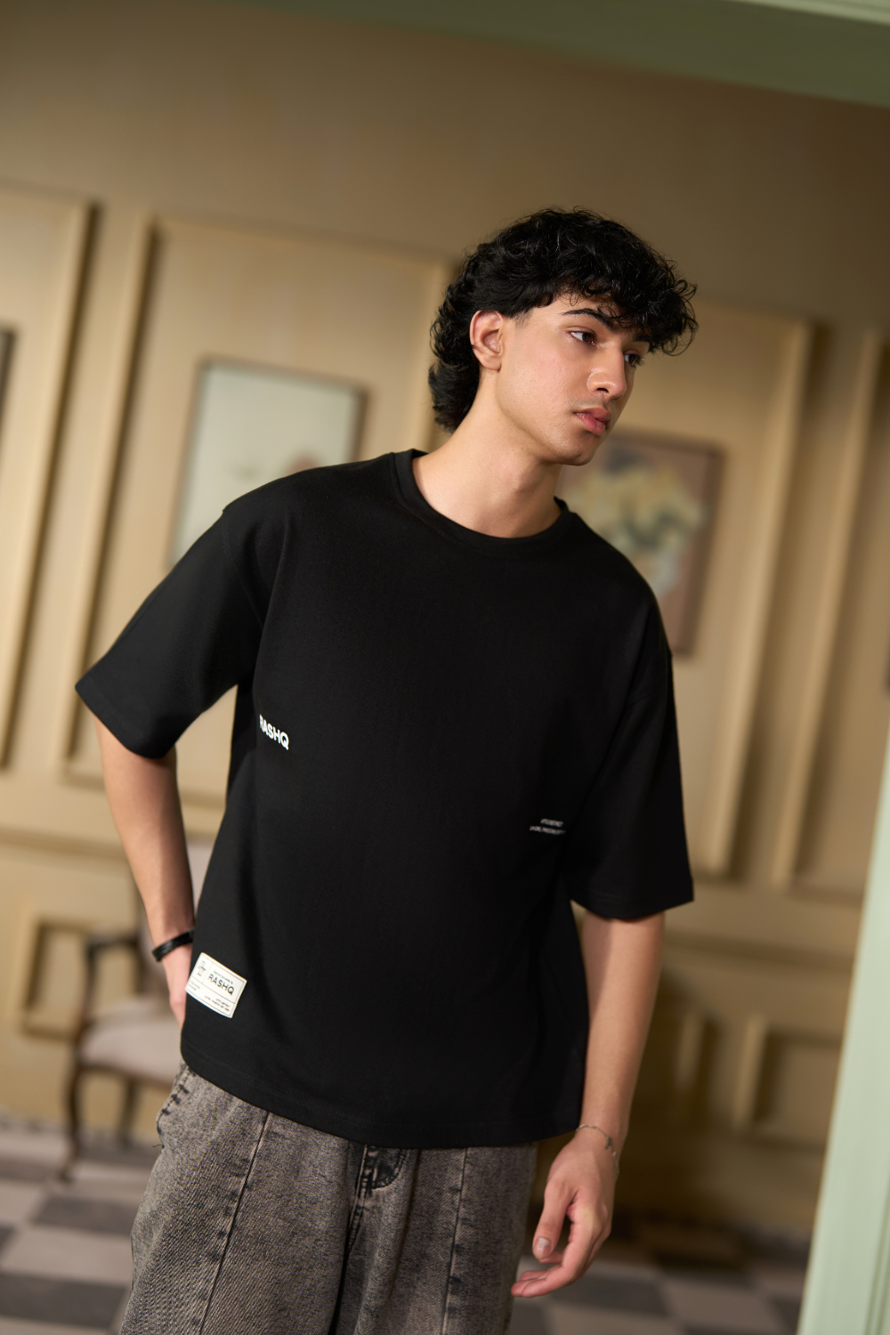 BLACK SIGNATURE DISTRICT T-SHIRT