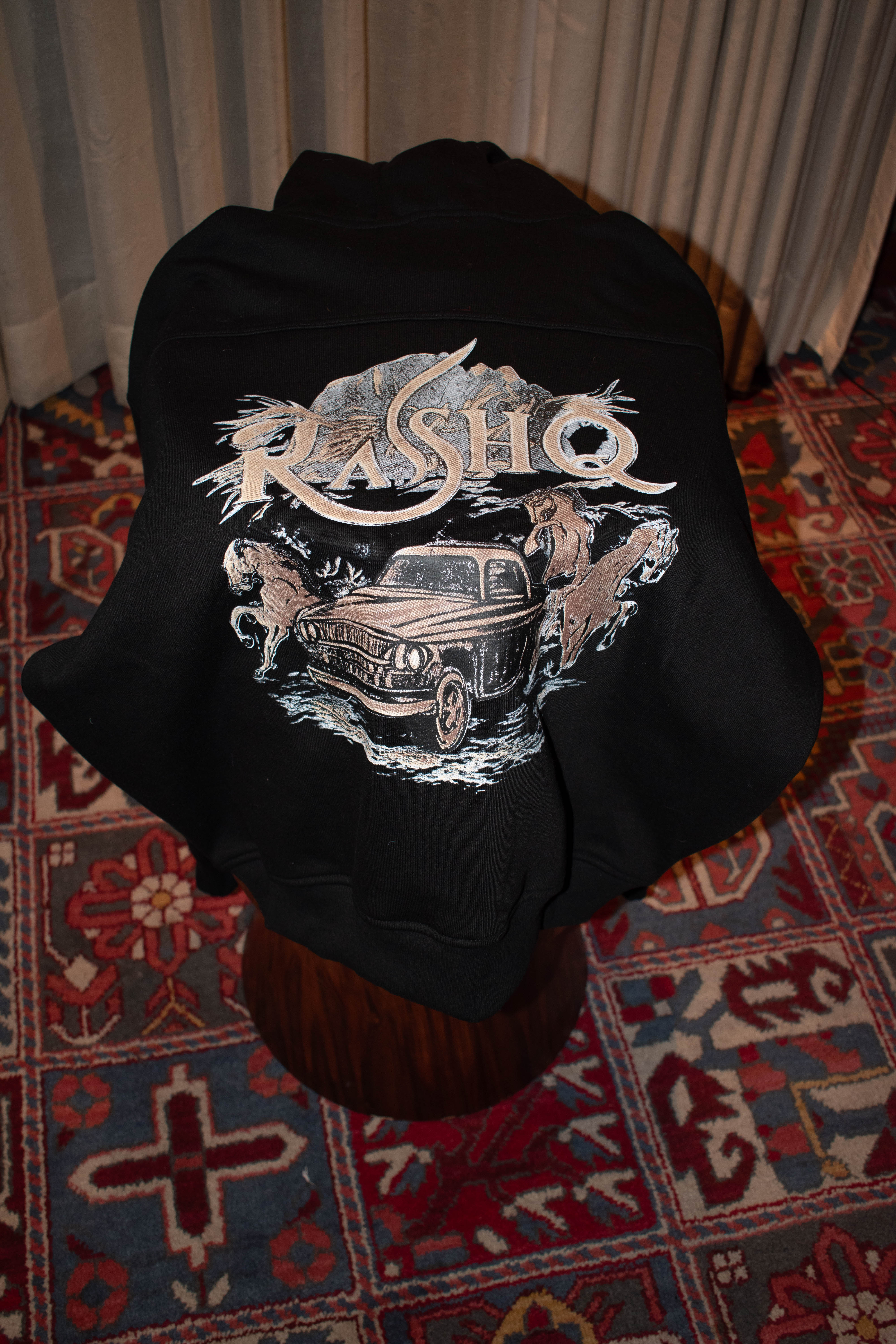 EQUESTRIAN HIDDEN POCKET HOODIE
