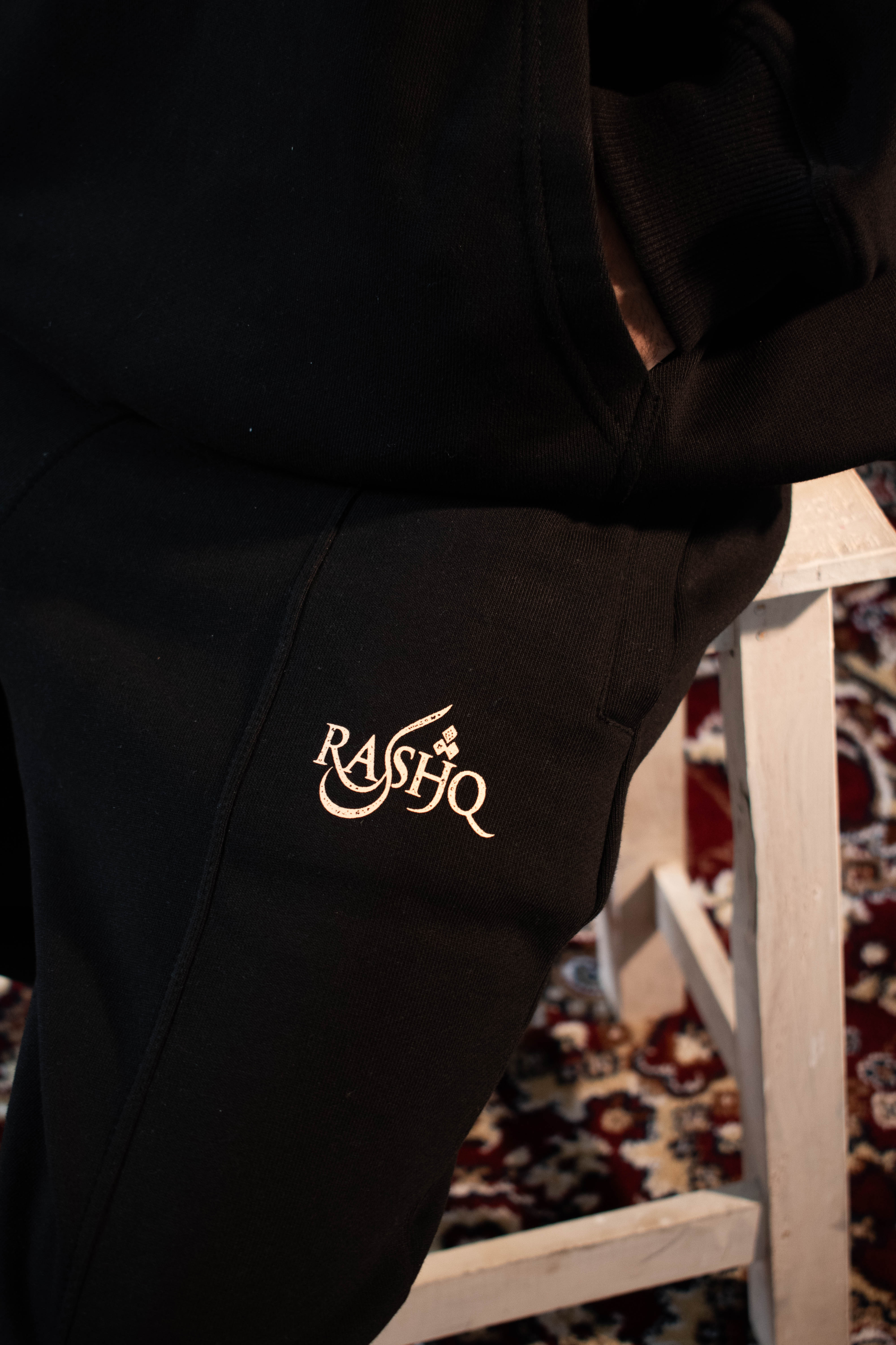 EQUESTRIAN HIDDEN POCKET SWEATSUIT